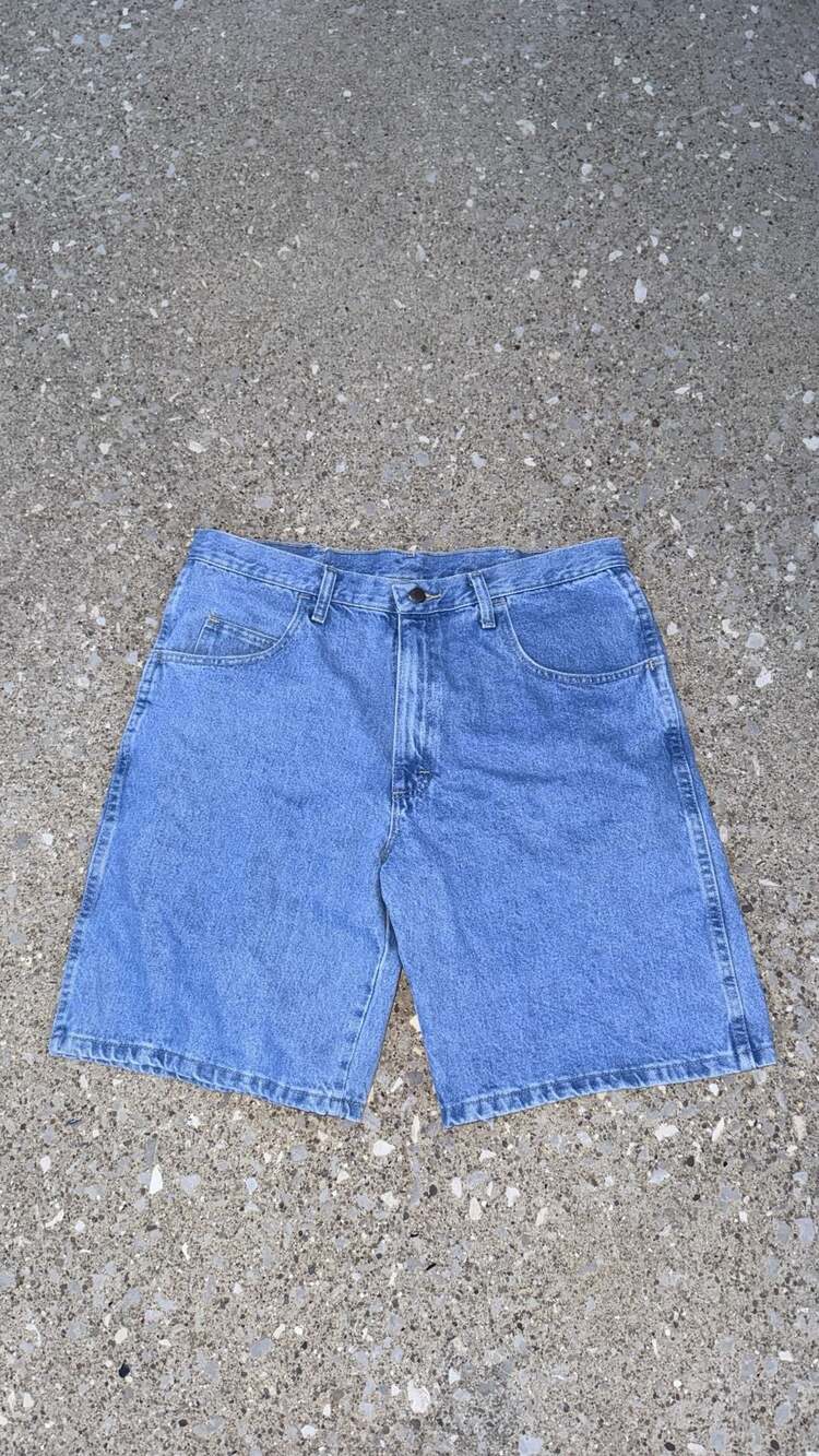 Wrangler Rugged Wear Denim Shorts Size 36 Blue
